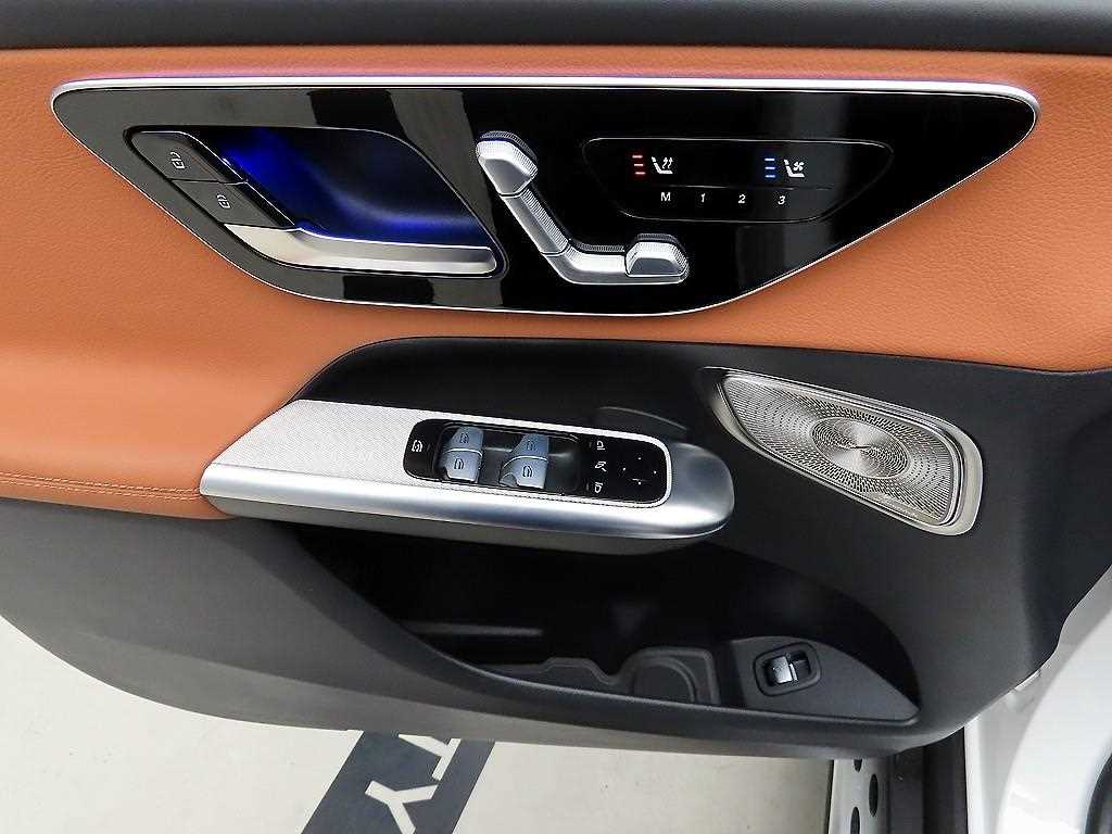 Mercedes Benz GLC Class - Vista 11