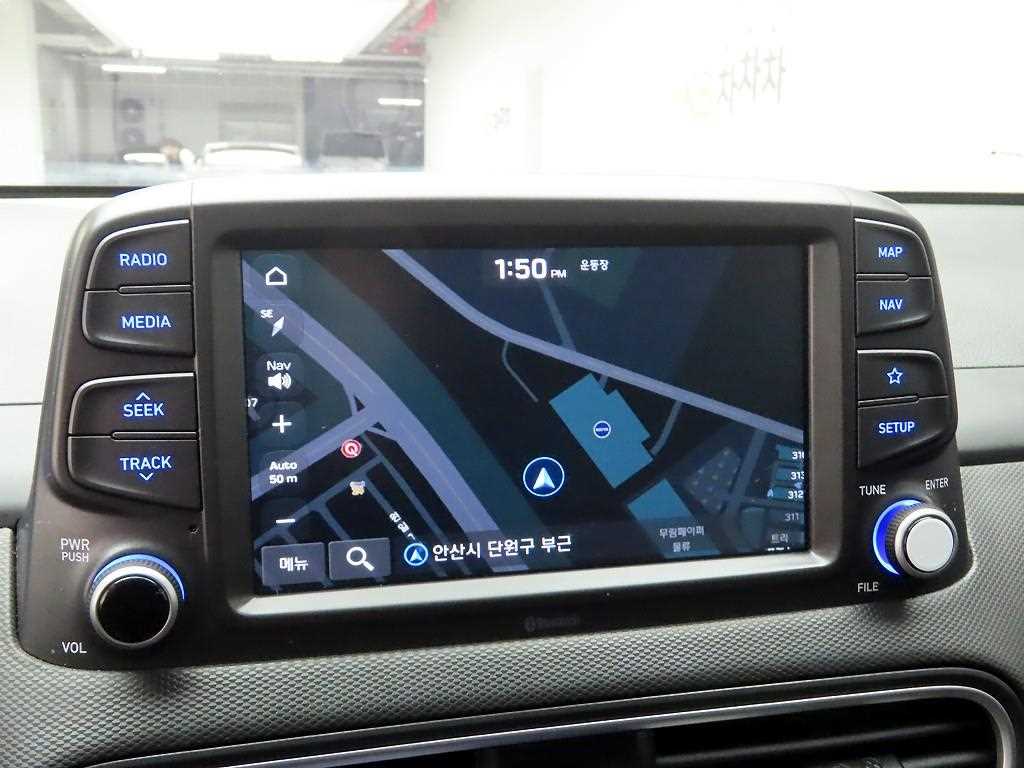 HYUNDAI Kona - Vista 8