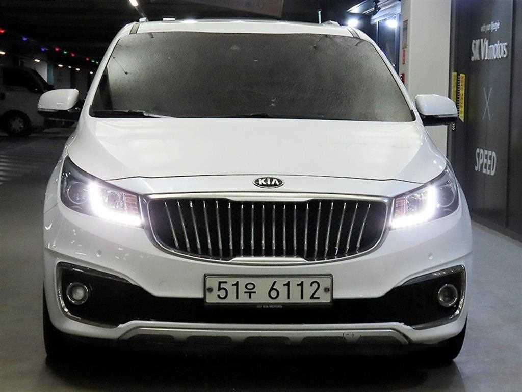 KIA Carnival - Vista 2