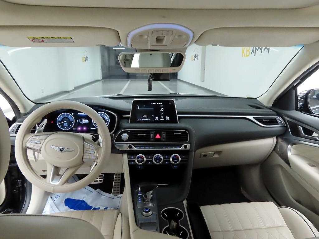 Genesis G70 - Vista 6