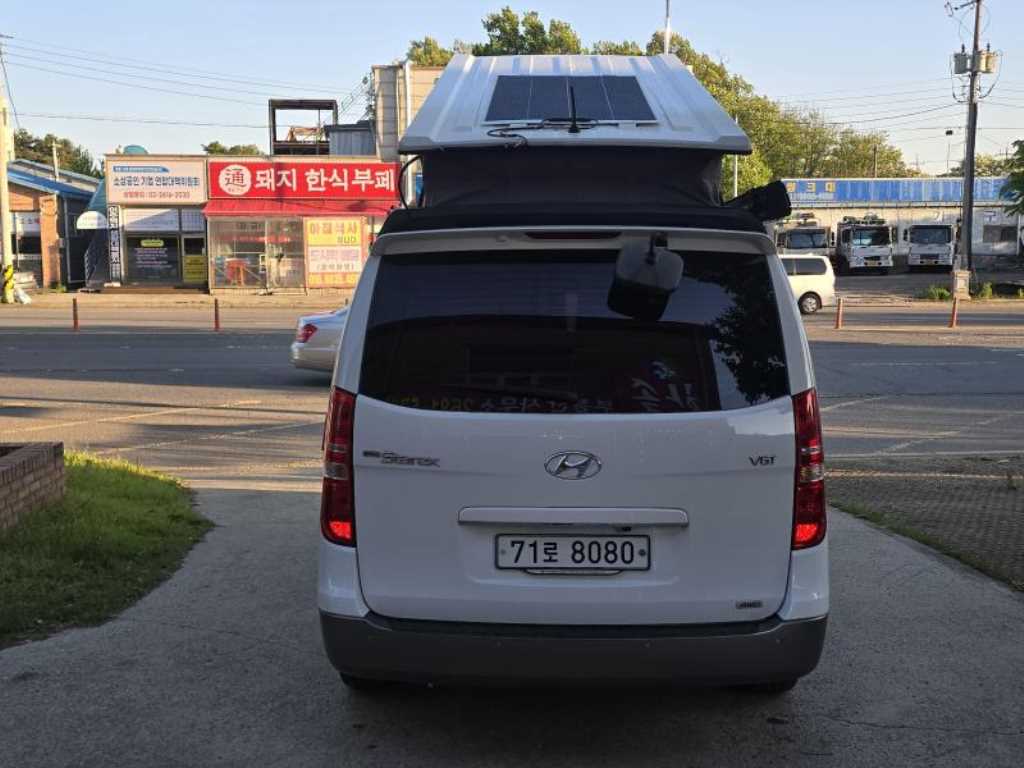 HYUNDAI Starex - Vista 5