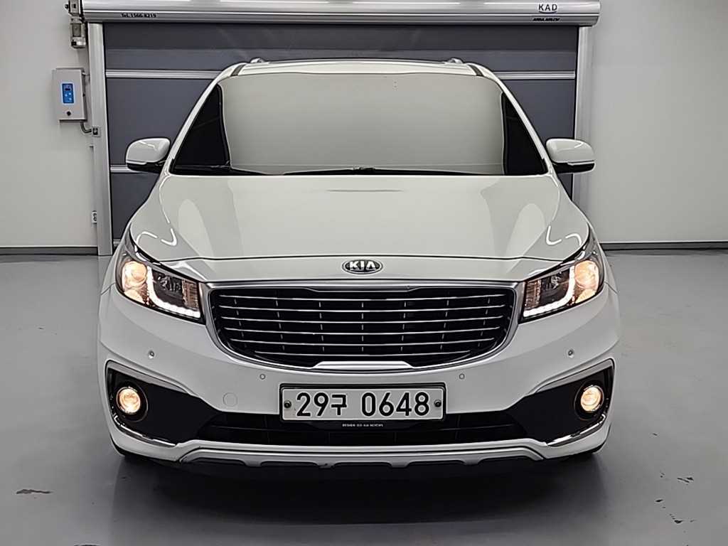 KIA Carnival - Vista 2