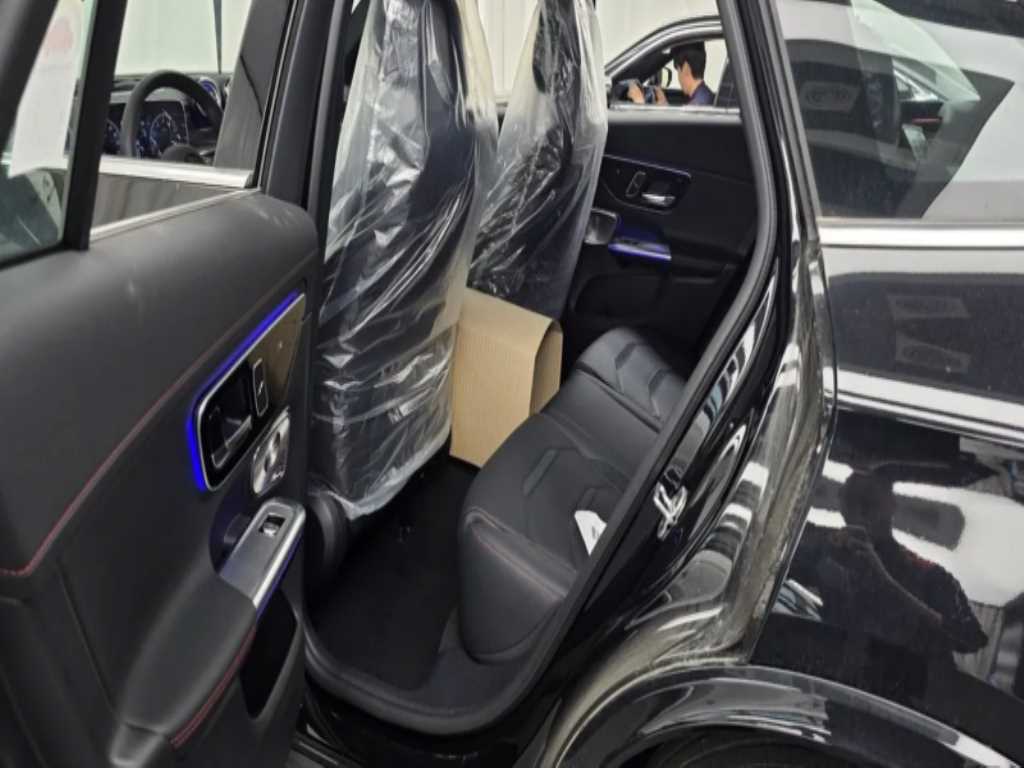 Mercedes Benz GLC Class - Vista 10