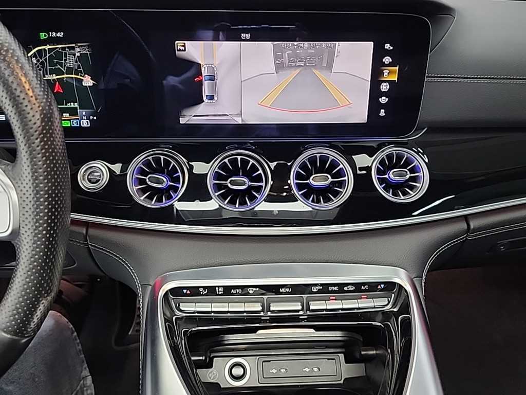 Mercedes Benz AMG GT - Vista 10