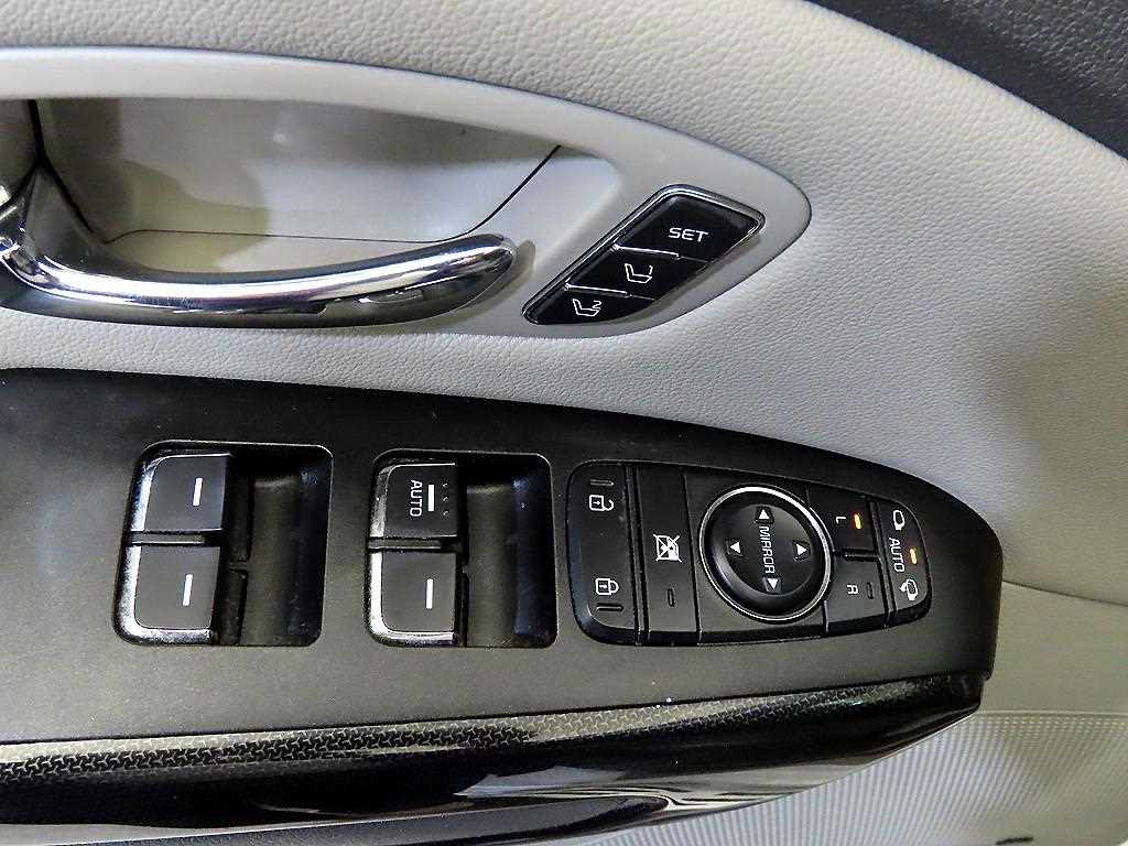 KIA Carnival 2018 Blanco - Importación desde Corea - HF Imports Iquique - Foto 13