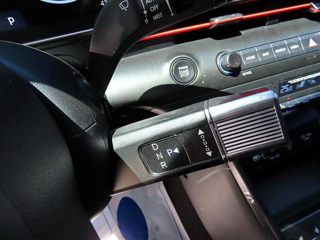 HYUNDAI Kona - Vista 10