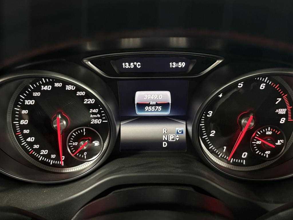 Mercedes Benz CLA Class - Vista 11