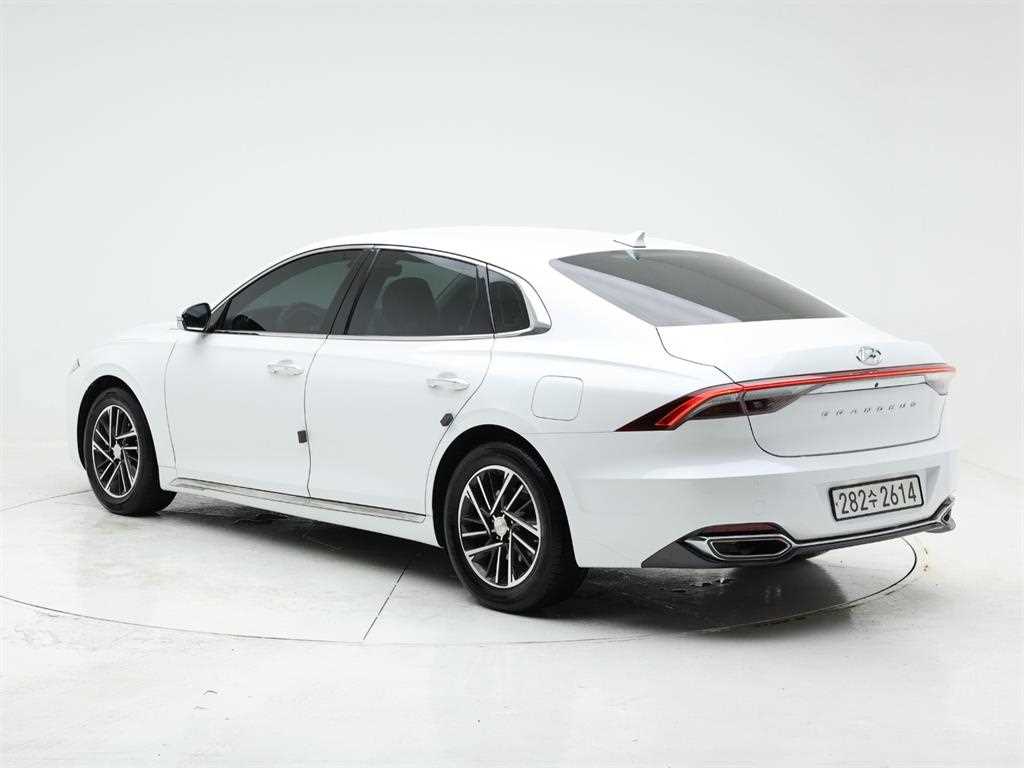 HYUNDAI Grandeur - Vista 4