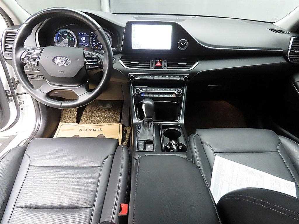 HYUNDAI Grandeur - Vista 7