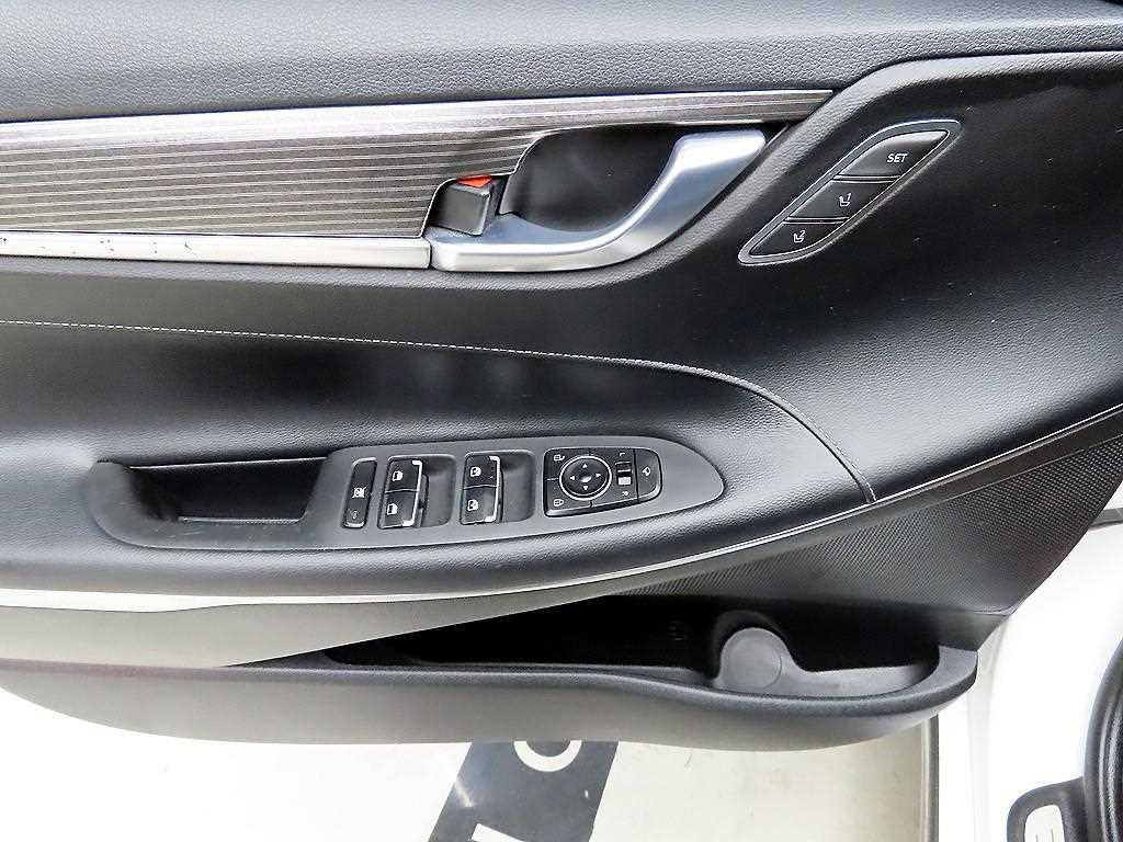 HYUNDAI Grandeur - Vista 11
