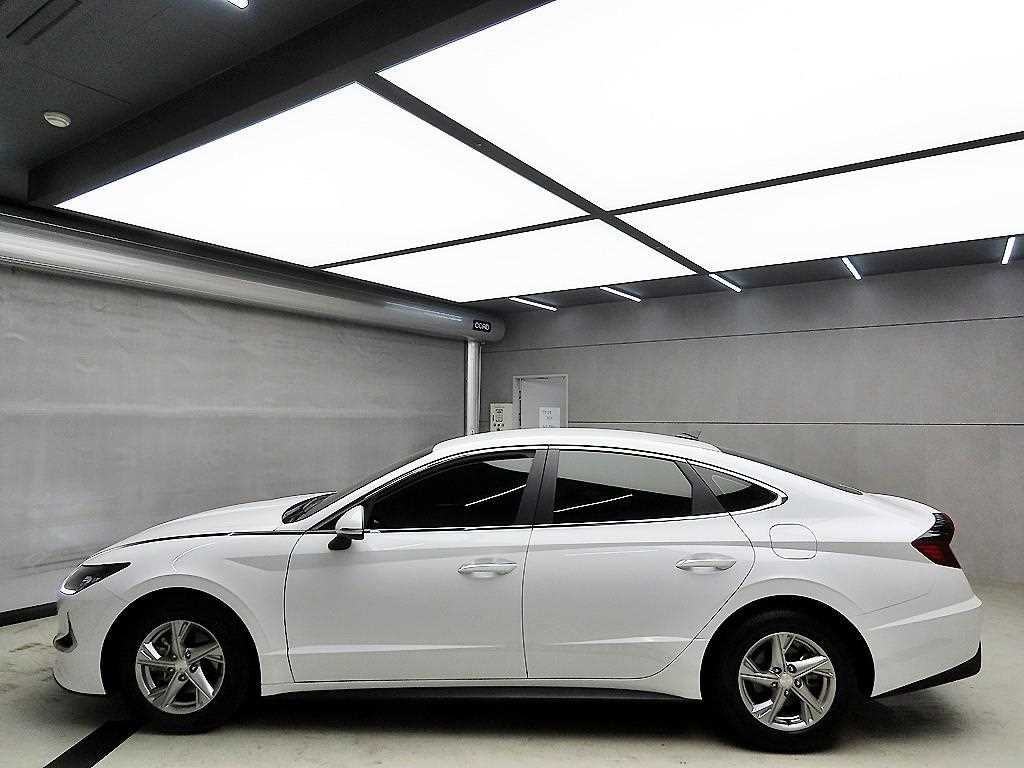 HYUNDAI Sonata - Vista 4