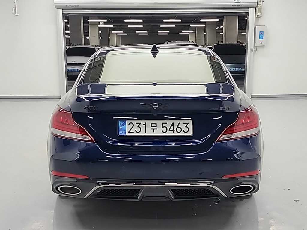 Genesis G70 - Vista 3