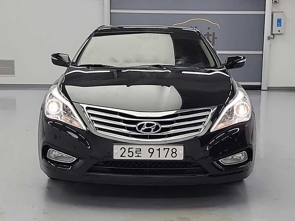 HYUNDAI Grandeur - Vista 2