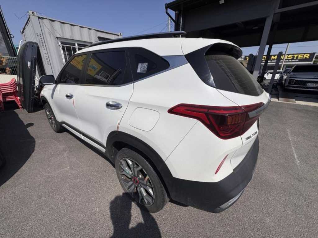 KIA Seltos - Vista 5