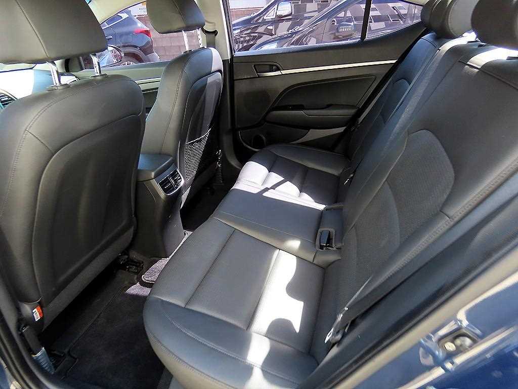 HYUNDAI Avante - Vista 6