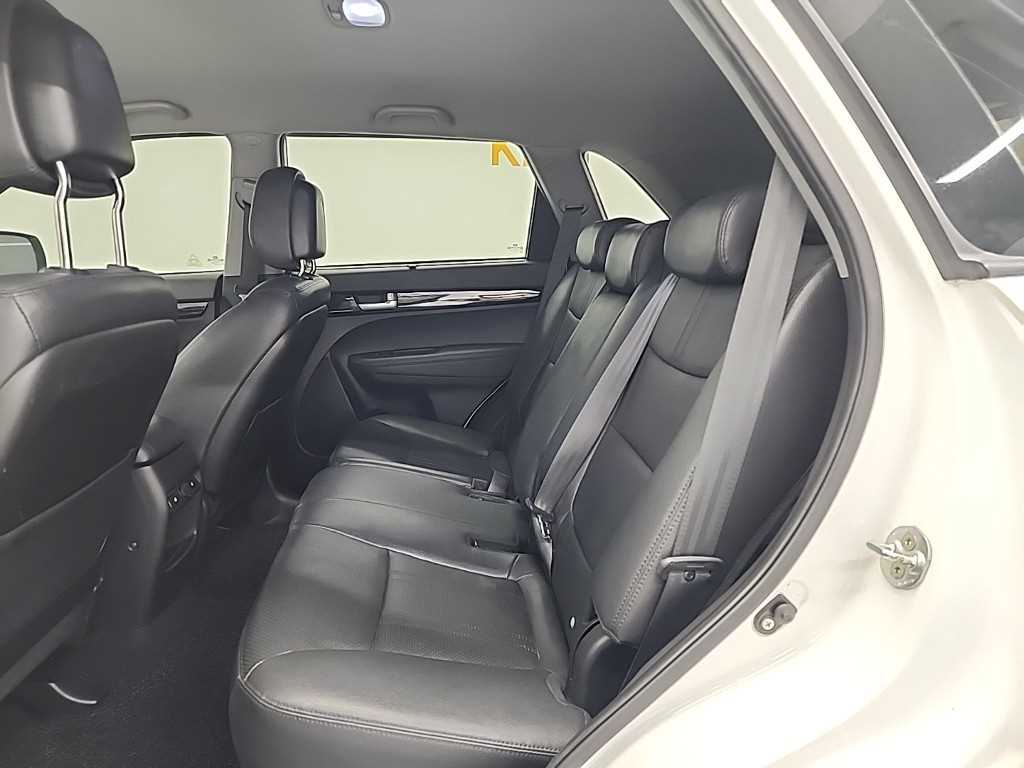 KIA Sorento - Vista 12