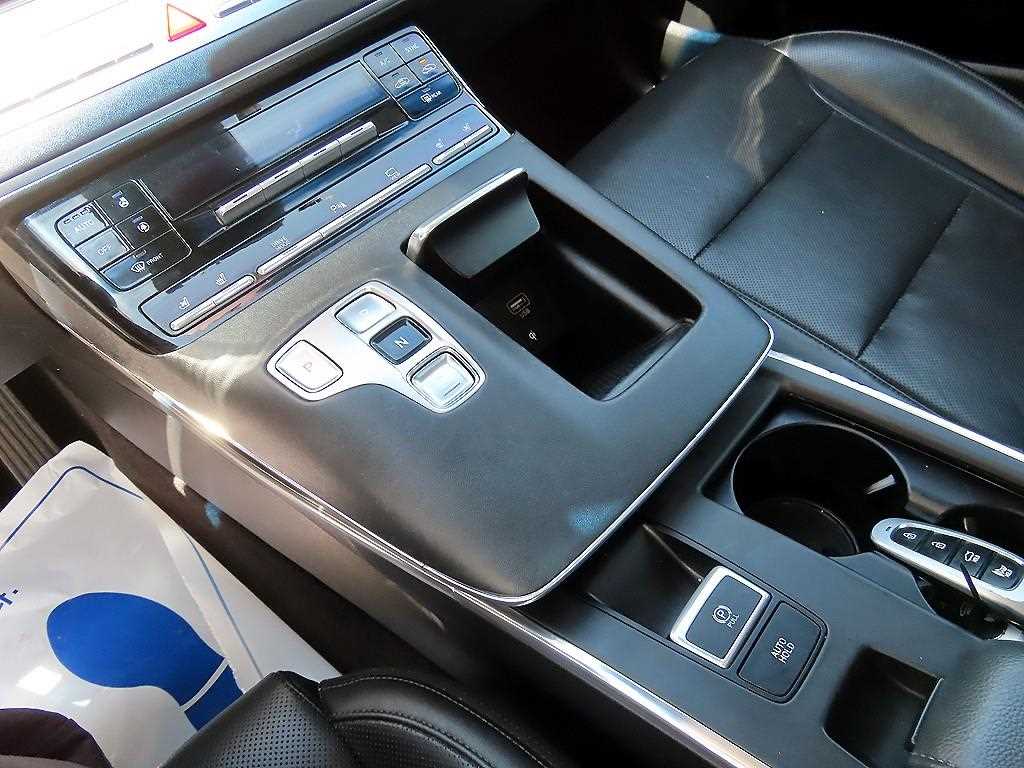 HYUNDAI Grandeur - Vista 10