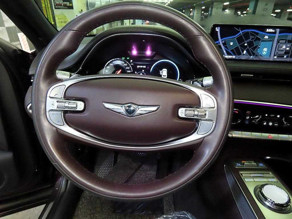 Genesis GV70 - Vista 8