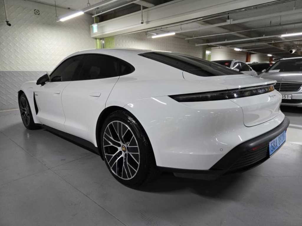 Porsche Taycan - Vista 2