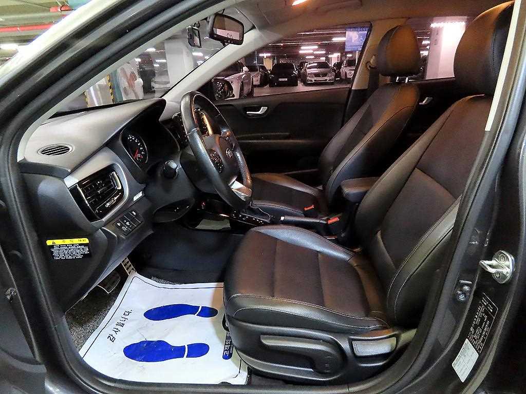 KIA Stonic - Vista 6