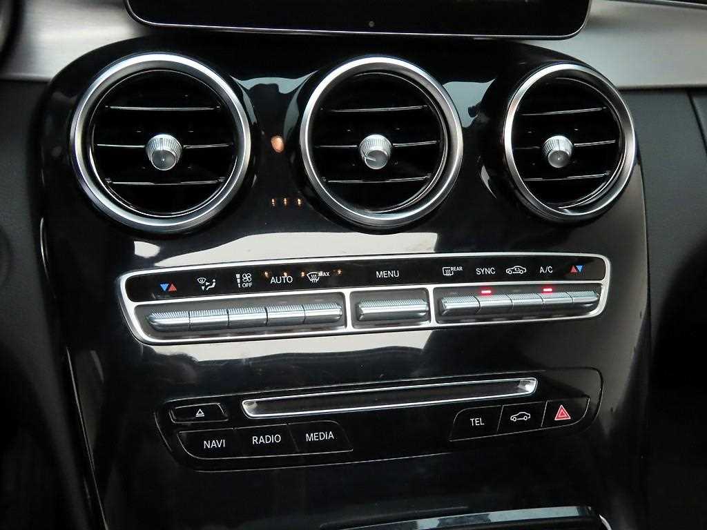 Mercedes Benz C Class - Vista 9