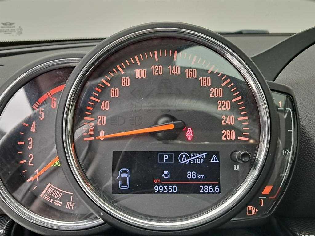 Mini Clubman - Vista 8
