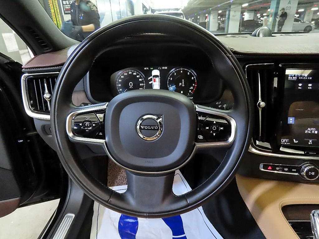 Volvo S90 - Vista 8