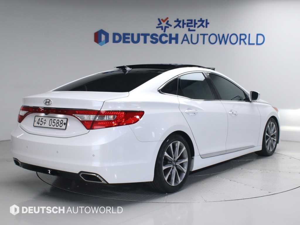 HYUNDAI Grandeur - Vista 2