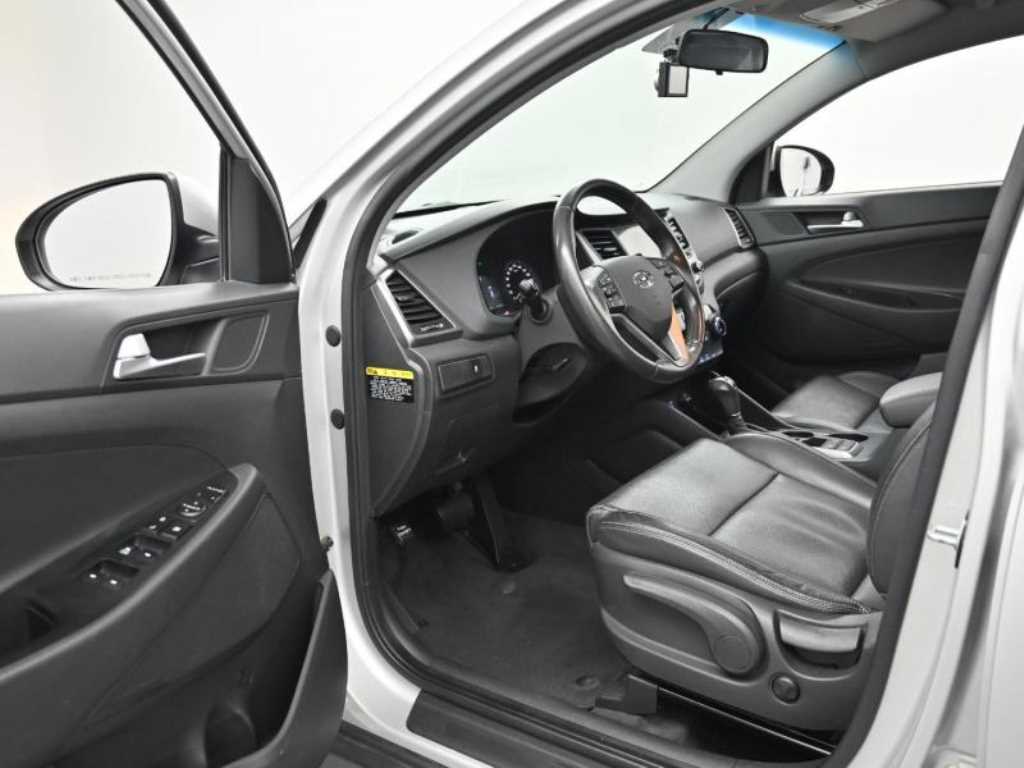 HYUNDAI Tucson - Vista 7