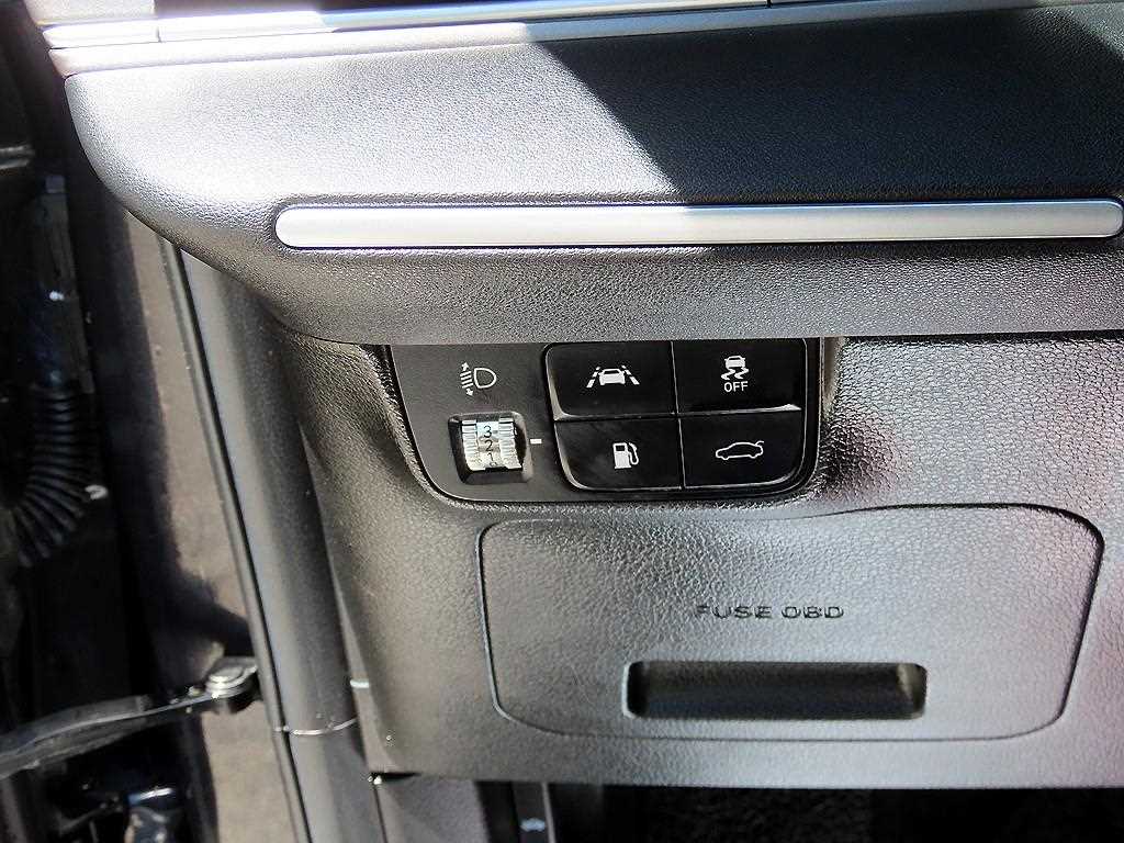 HYUNDAI Grandeur - Vista 12