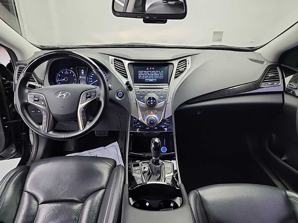 HYUNDAI Grandeur - Vista 7