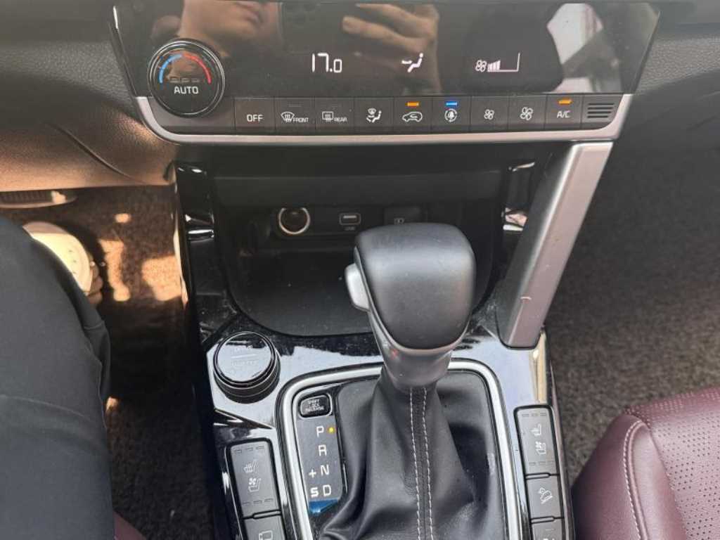 KIA Seltos - Vista 9