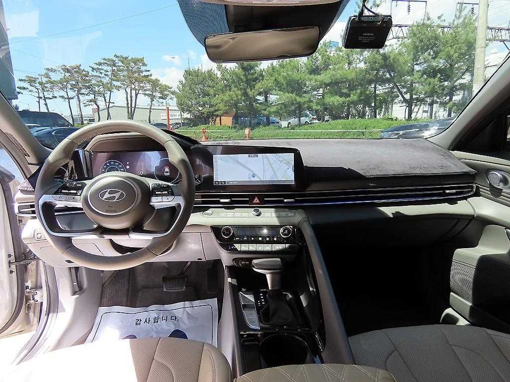 HYUNDAI Avante - Vista 7