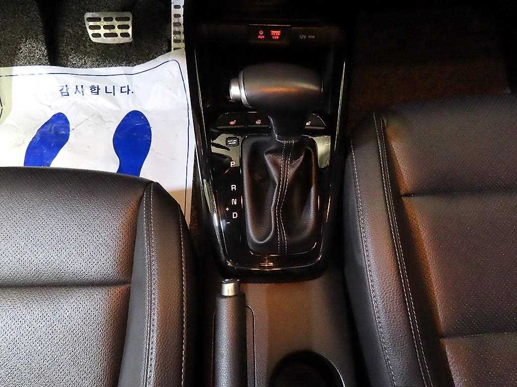 KIA Stonic - Vista 12