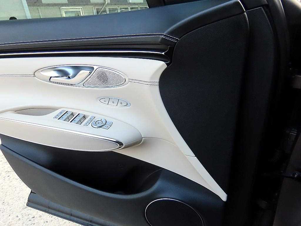 Genesis GV70 - Vista 11