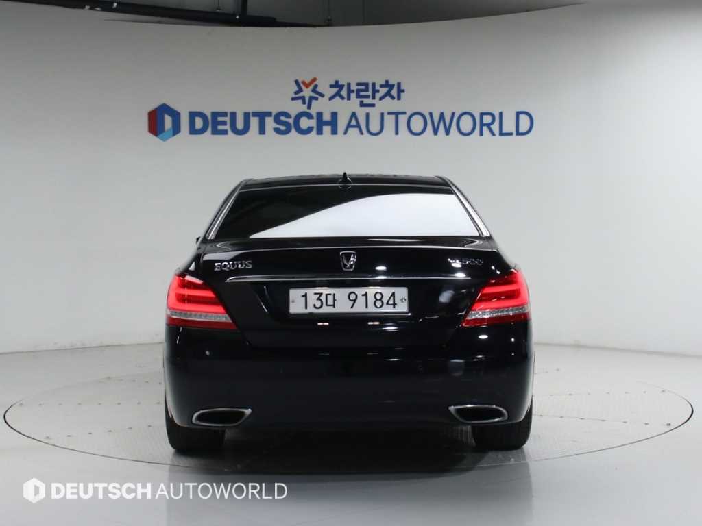 HYUNDAI Equus - Vista 4