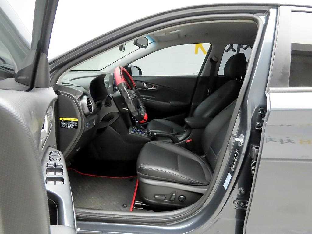 HYUNDAI Kona - Vista 12