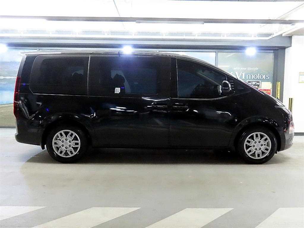 HYUNDAI Staria - Vista 3