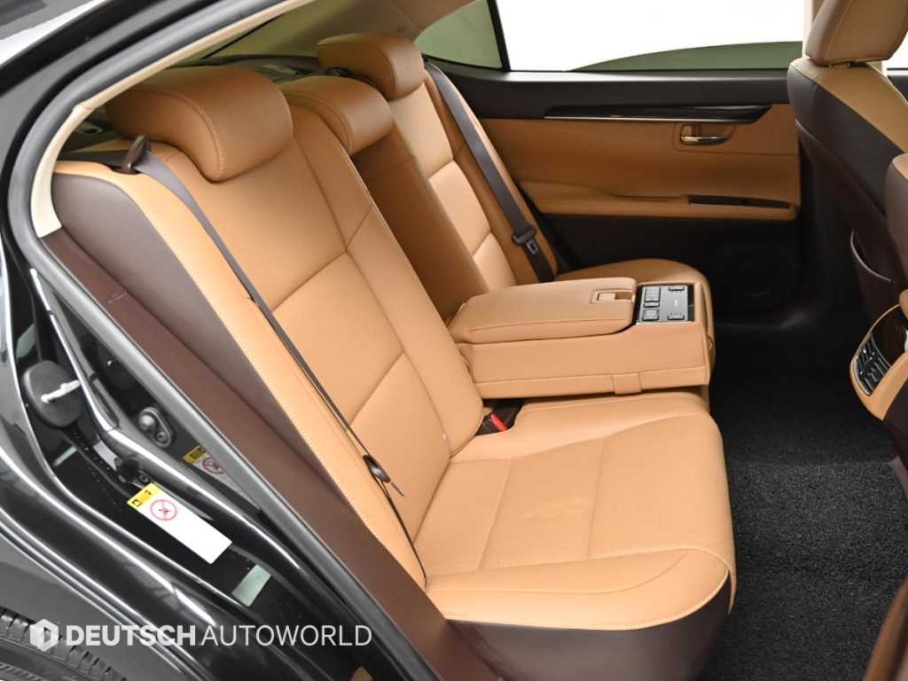 Lexus ES - Vista 12