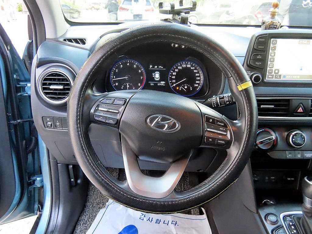 HYUNDAI Kona - Vista 8