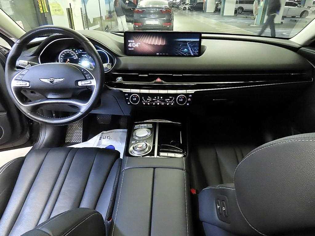 Genesis G80 - Vista 10