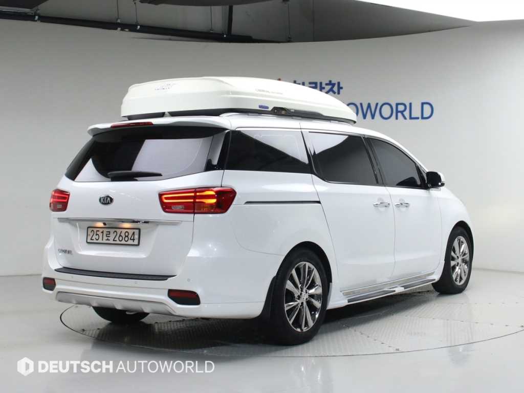KIA Carnival - Vista 2