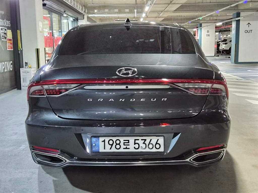 HYUNDAI Grandeur - Vista 5