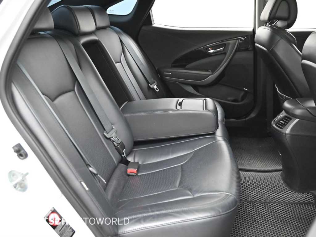 HYUNDAI Grandeur - Vista 12