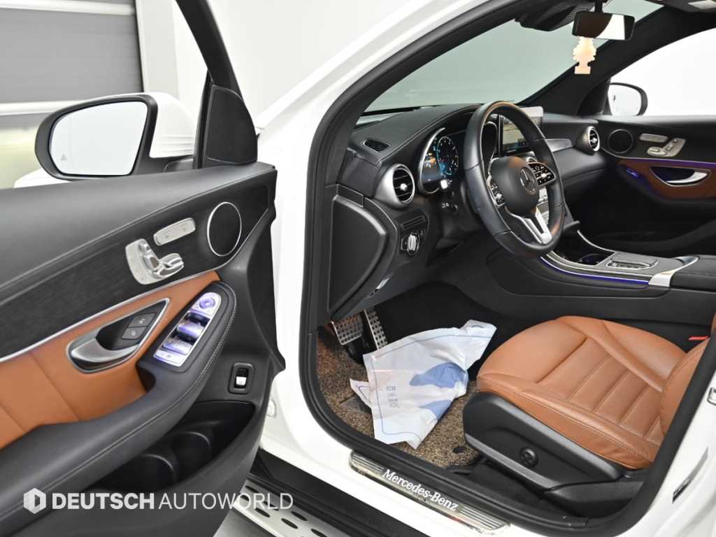 Mercedes Benz GLC Class - Vista 11
