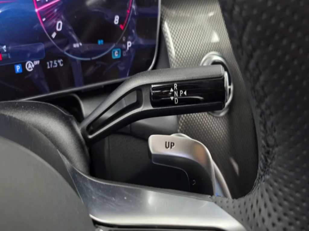 Mercedes Benz GLC Class - Vista 12