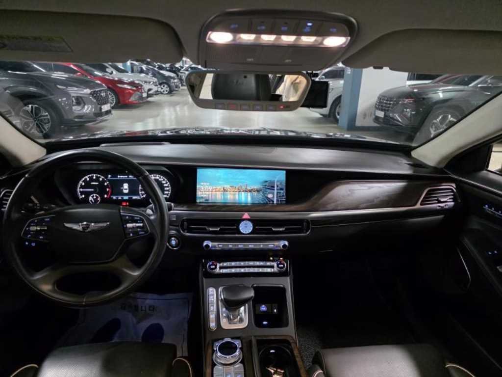 Genesis G90 - Vista 9