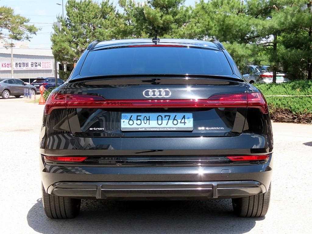 Audi e-Tron - Vista 4