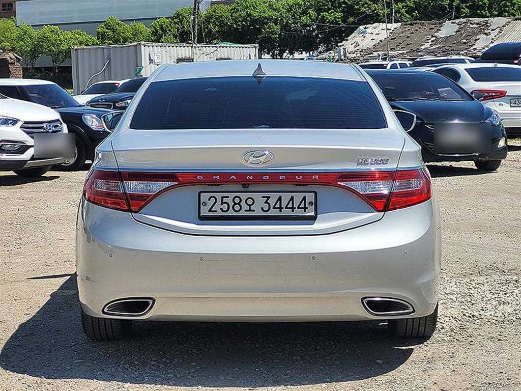 HYUNDAI Grandeur - Vista 5