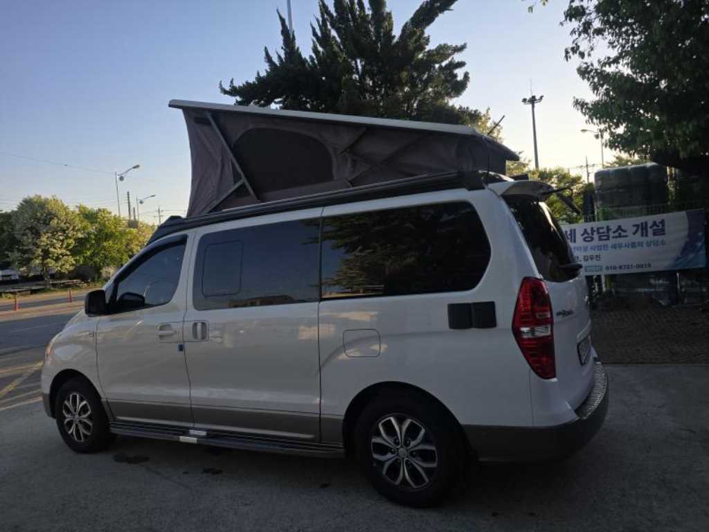 HYUNDAI Starex - Vista 4